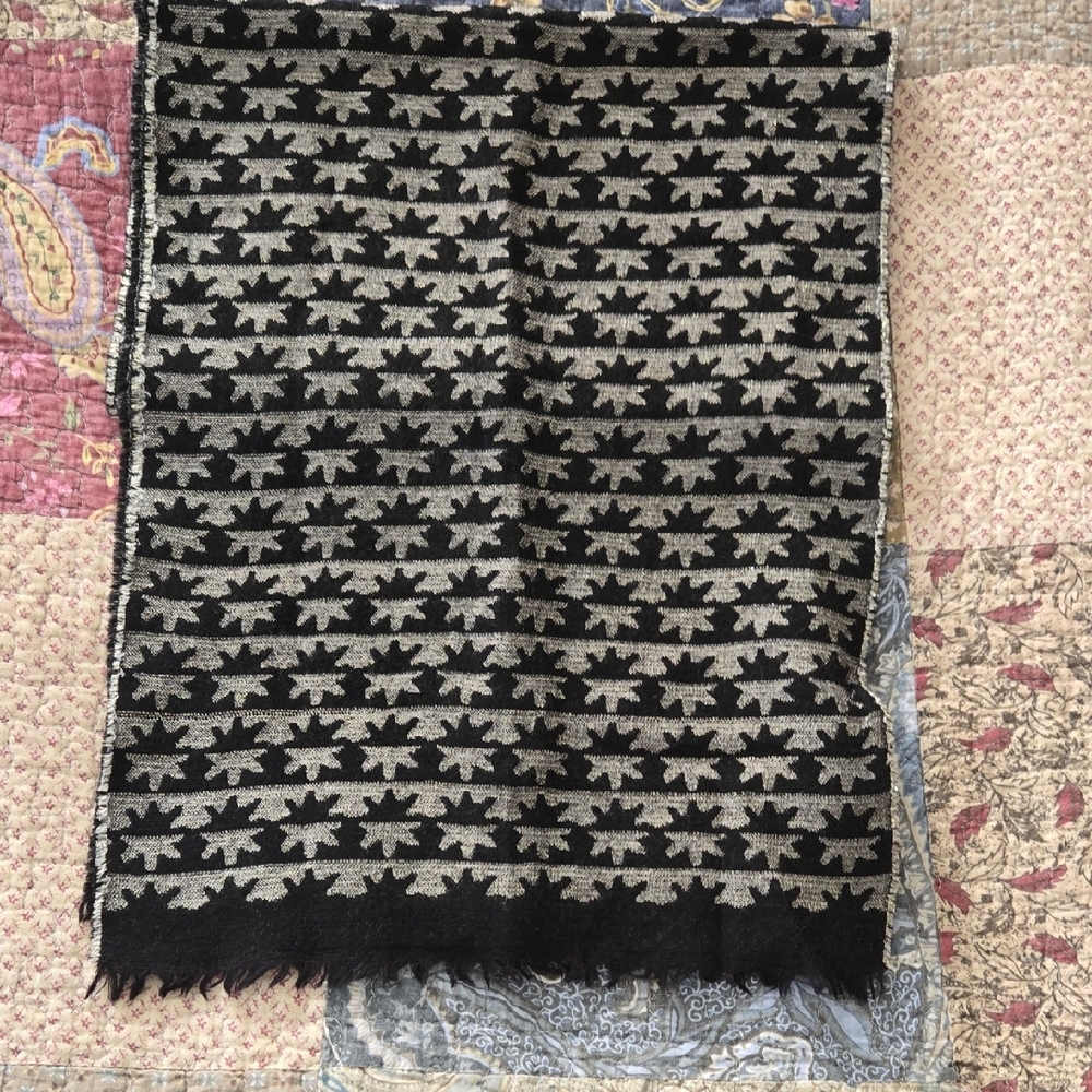 MET Muesum, Black & Gray With Gold Metallic Thread Patterned Scarf. 13" X 68"